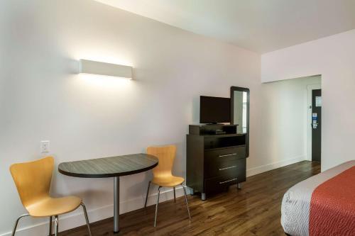 Hotel Motel 6 Moncton