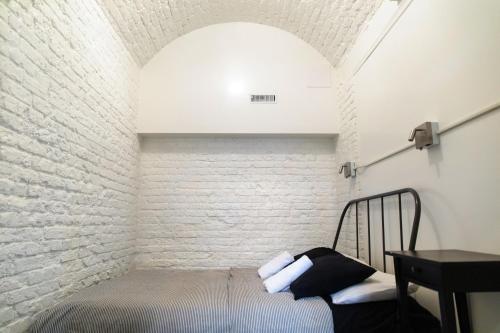 Hi- Ottawa Jail Hostel