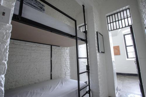Hi- Ottawa Jail Hostel