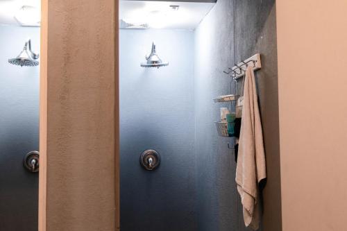 Hi- Ottawa Jail Hostel