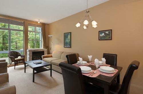Aparthotel Glacier Lodge By Whistler Accommodation