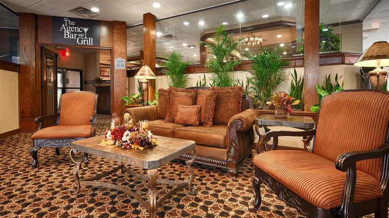 Hotel Best Western Plus Broadway Inn & Suites