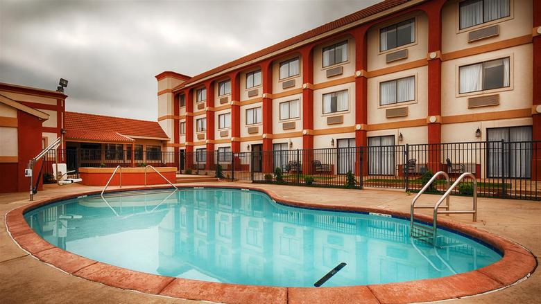 Hotel Best Western Plus Broadway Inn & Suites