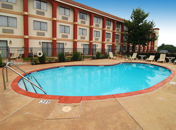 Hotel Best Western Plus Broadway Inn & Suites