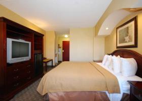 Hotel Quality Inn & Suites