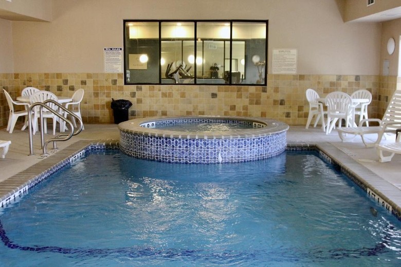 Hotel Comfort Suites