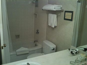 Dfw Airport Hotel & Conference Center