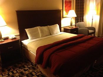 Dfw Airport Hotel & Conference Center