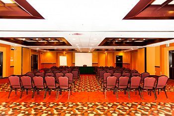 Dfw Airport Hotel & Conference Center