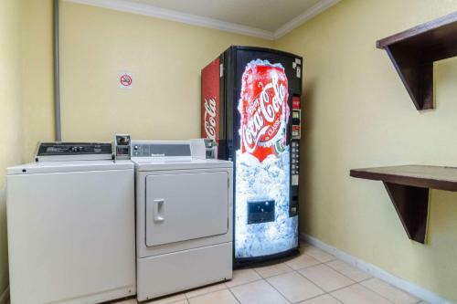 Hotel Rodeway Inn & Suites Jacksonville