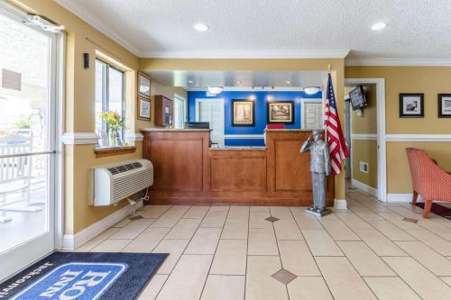Hotel Rodeway Inn & Suites Jacksonville