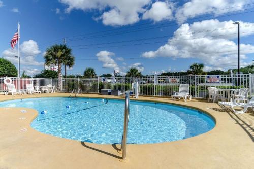 Hotel Rodeway Inn & Suites Jacksonville