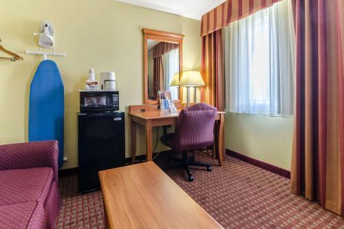 Hotel Rodeway Inn & Suites Jacksonville