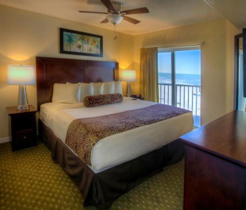 Aparthotel Sunset Vistas Two Bedroom Beachfront Suites