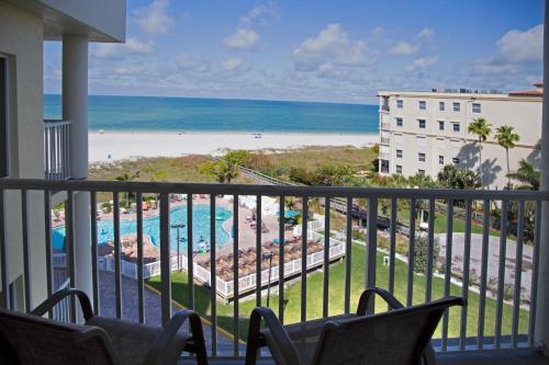 Aparthotel Sunset Vistas Two Bedroom Beachfront Suites