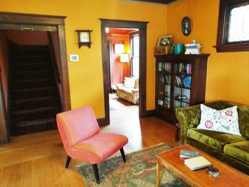 Posada Bluebird Guesthouse