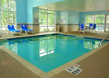 Hotel Comfort Suites West Of The Ashley