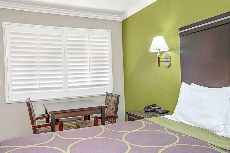 Hotel Super 8 Lax Inglewood