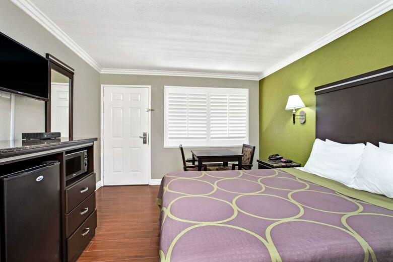 Hotel Super 8 Lax Inglewood