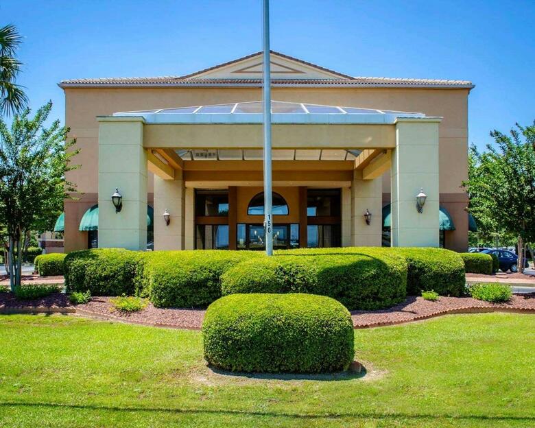 Hotel Quality Inn & Suites