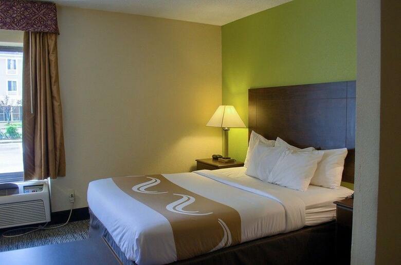 Hotel Quality Inn & Suites