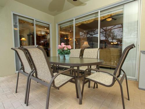Villa 7744 Comrow Windsor Hills