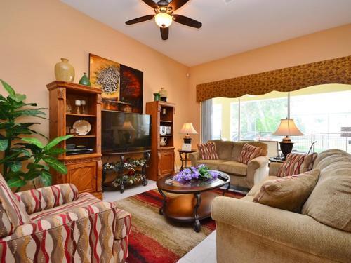 Villa 7744 Comrow Windsor Hills