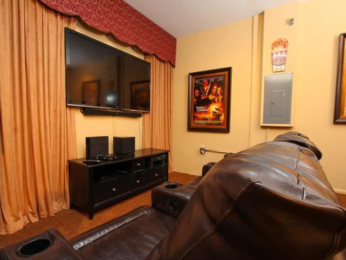 Villa 7744 Comrow Windsor Hills