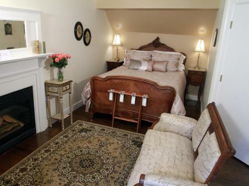 Ivy Manor Inn Bed And Breakfast