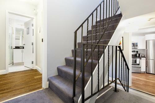 Apartamentos Quarters On Dot By Short Term Rentals Boston