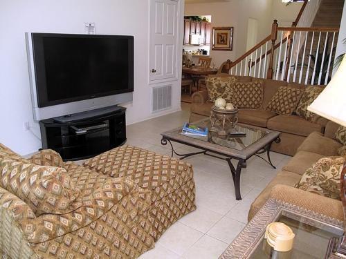 Villa 7716 Comrow Windsor Hills