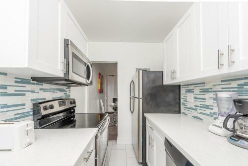 Courtyard Two-bedroom Apartments By Royal Stays