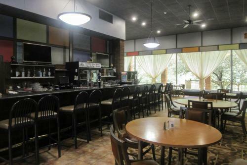 Hotel Red Roof Inn & Suites Owego