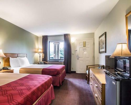 Hotel Econo Lodge At Thousand Hills Branson