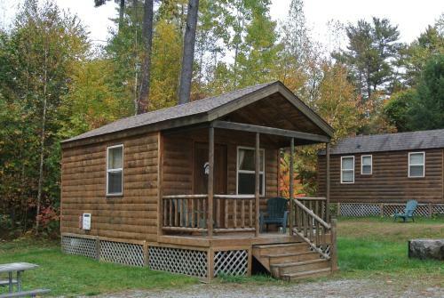 Lake George Escape 24 Ft. Cabin 2