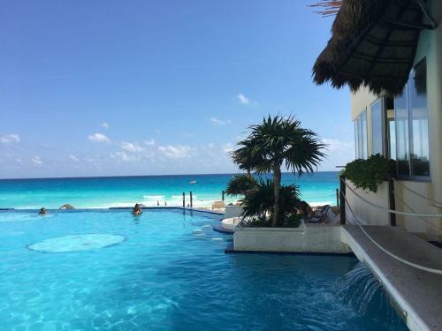 Cancun Plaza Condo Apartment