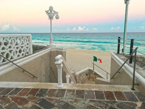 Cancun Plaza Condo Apartment