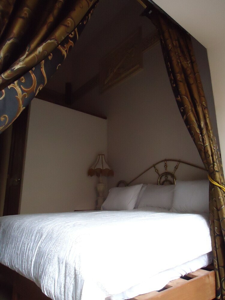 Albergue Leonora Hostal