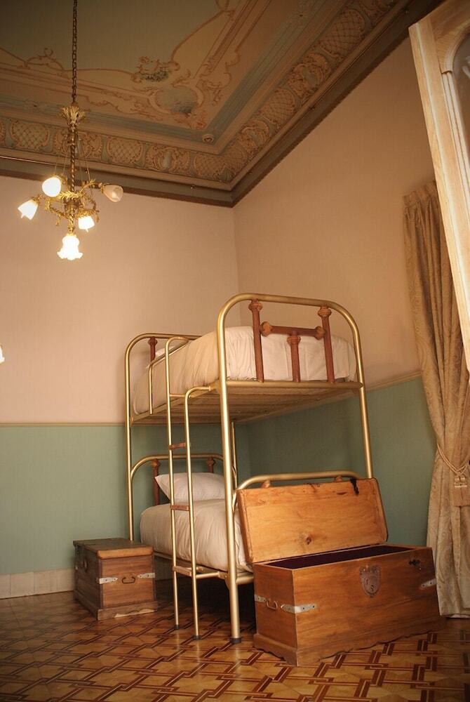 Albergue Leonora Hostal