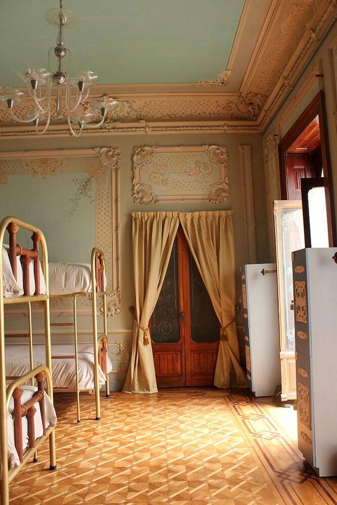 Albergue Leonora Hostal