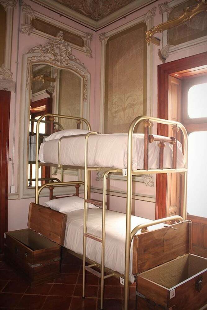 Albergue Leonora Hostal