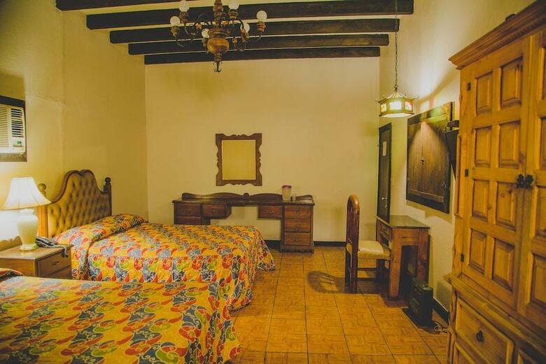Hotel Cosmos Don Carlos
