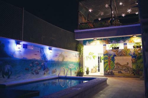 Hostelito Chetumal Hotel + Hostal