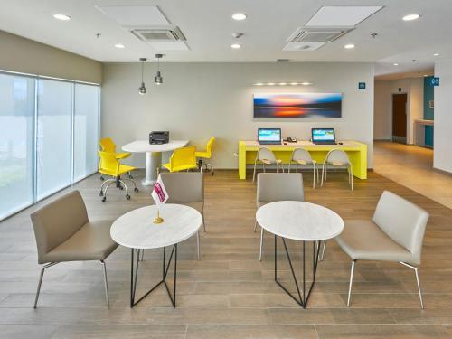 Hotel City Express Suites Silao Aeropuerto