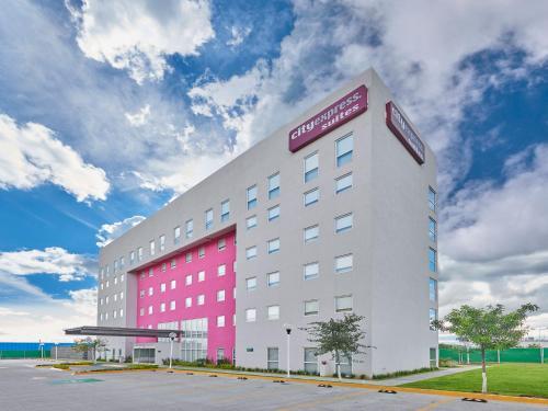 Hotel City Express Suites Silao Aeropuerto