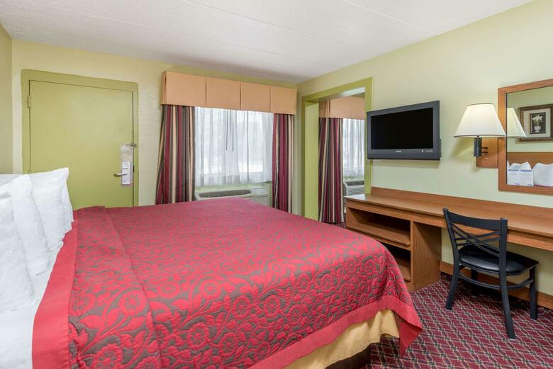 Hotel Days Inn And Suites Springfield