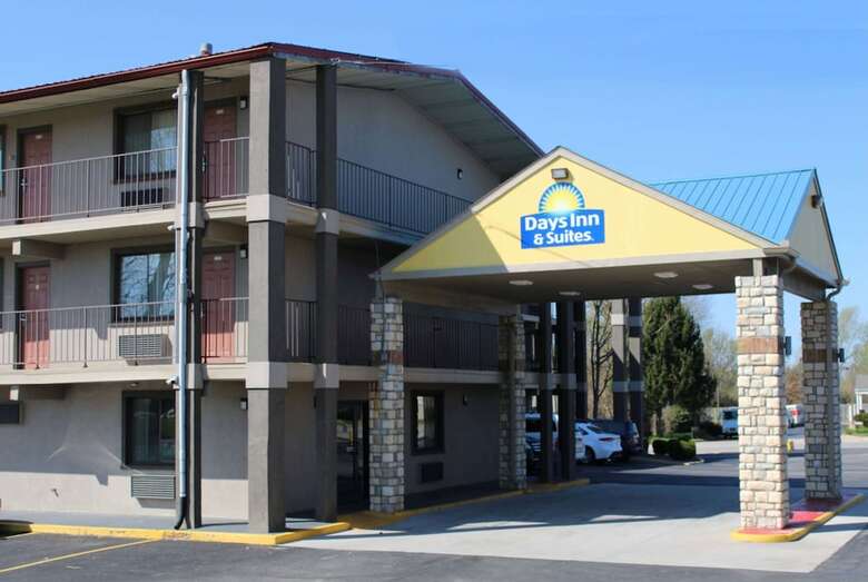 Hotel Days Inn And Suites Springfield