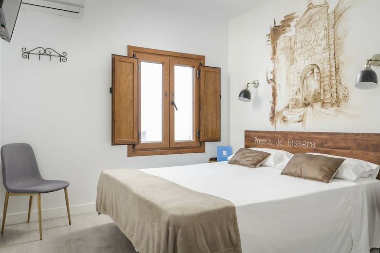 Hostal Puerta Bisagra