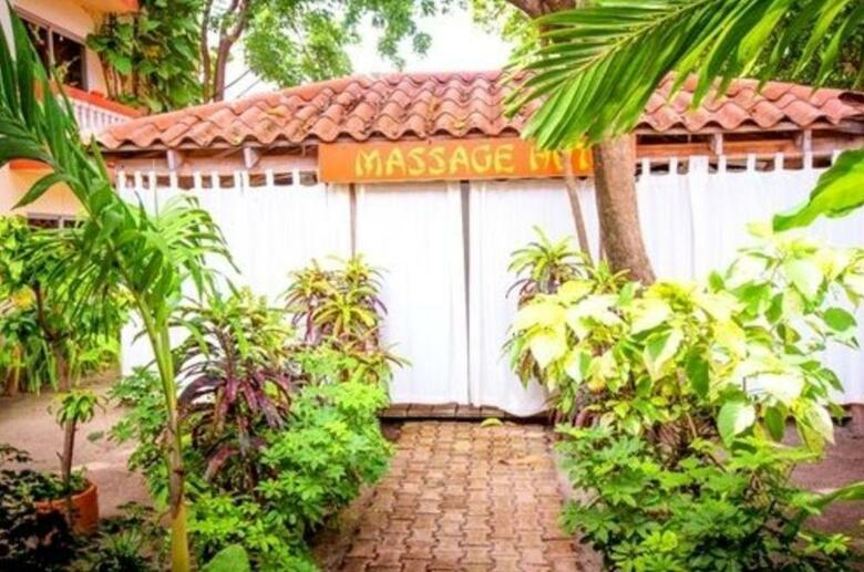 Hotel Banana Beach Resort