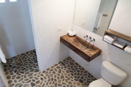 Hotel Thatch Caye Resort